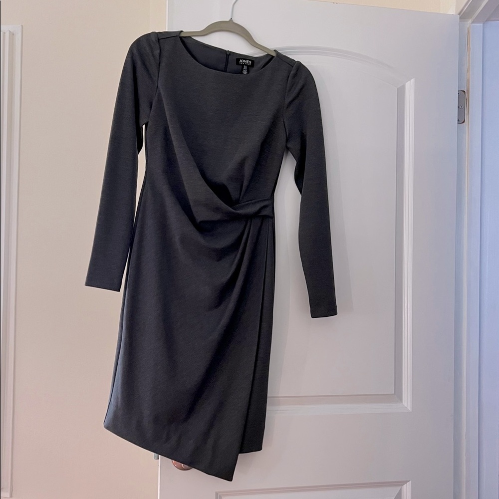 Mint condition: Jones NY - classic Gray Jersey Wrap Dress back zip